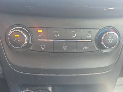 Used 2017 Nissan Sentra SV FWD image 18