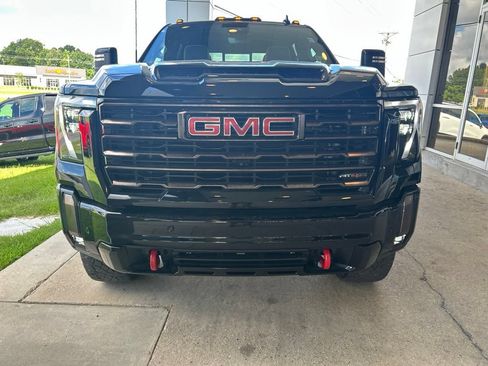 Used 2024 GMC Sierra 2500 AT4X AWD/4WD image 3