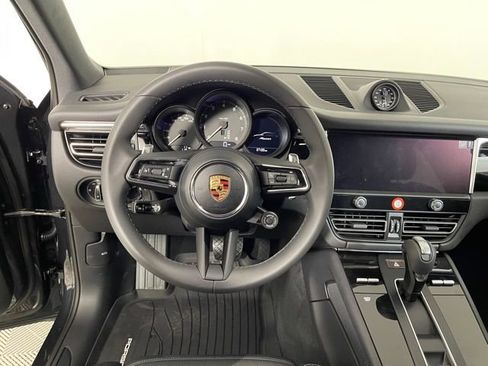 New 2026 Porsche Macan image 39