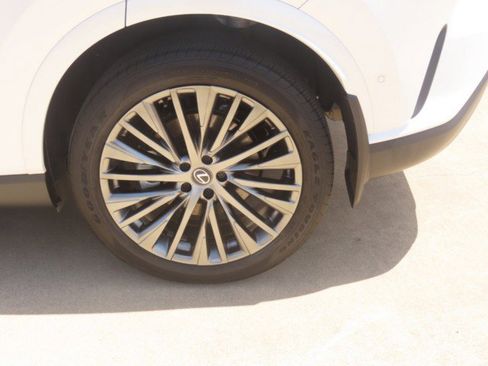 Used 2024 Lexus RX 350 FWD w/ Convenience Package image 16