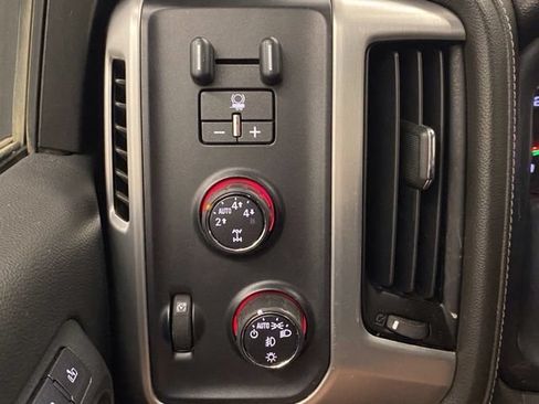 Used 2015 GMC Sierra 1500 SLT w/ SLT Crew Cab Value Package AWD/4WD image 28