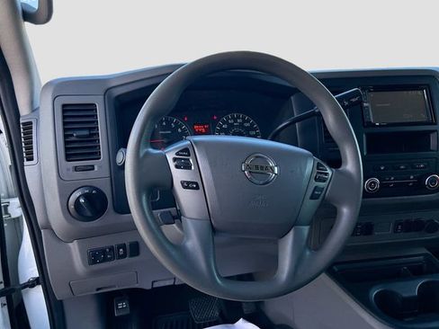 Used 2017 Nissan NV 2500 SV RWD image 7