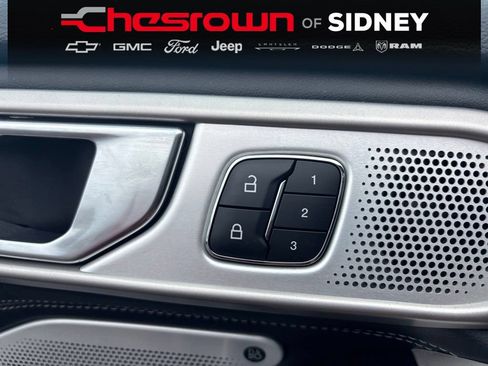Used 2024 Ford Explorer Limited w/ Limited Technology Package AWD/4WD image 18