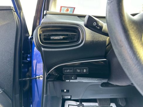 Used 2018 Toyota Prius Two image 19