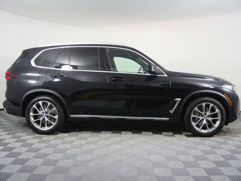Used 2026 BMW X5 xDrive50e AWD/4WD image 2
