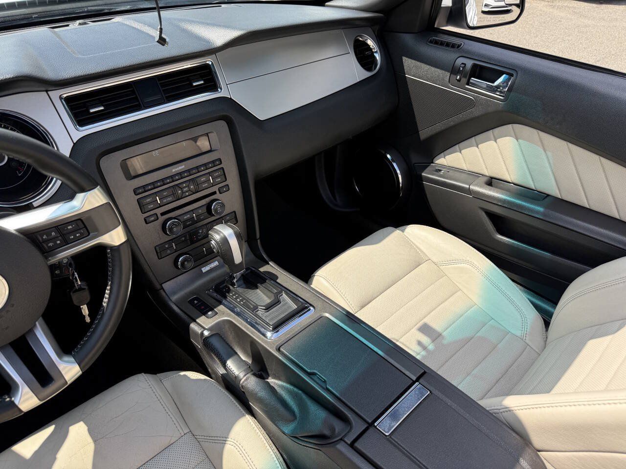 Used 2014 Ford Mustang Premium RWD image 19