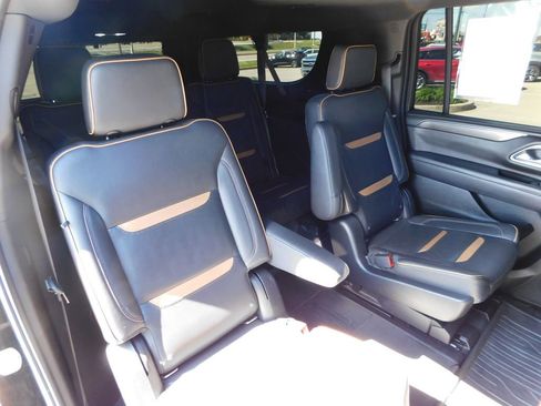 Used 2021 GMC Yukon XL AT4 w/ AT4 Premium Plus Package AWD/4WD image 24