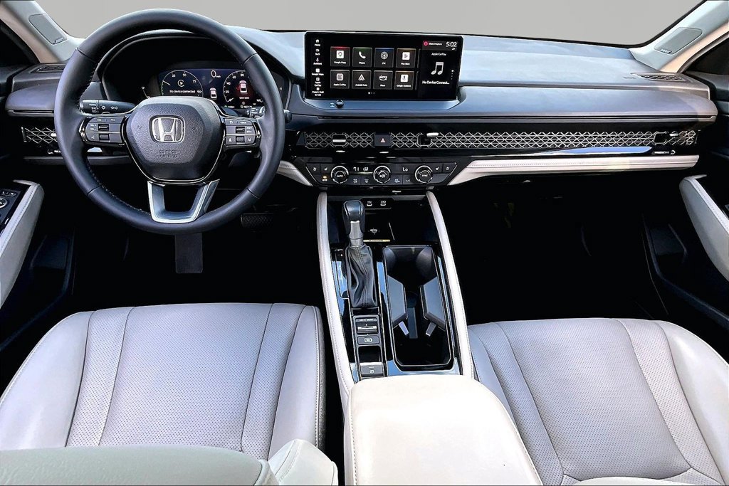 Used 2024 Honda Accord Touring image 8
