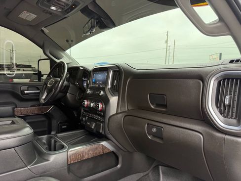 Used 2022 GMC Sierra 2500 Denali w/ Denali Black Diamond Edition AWD/4WD image 60
