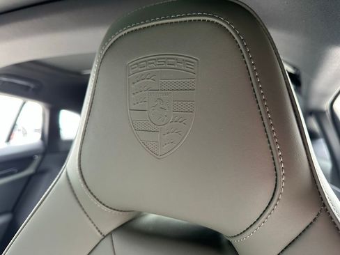 Used 2025 Porsche Panamera RWD image 17