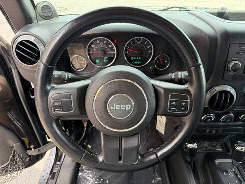 Used 2012 Jeep Wrangler Sport AWD/4WD image 21