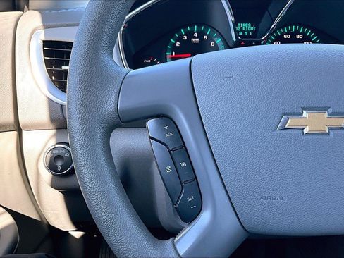 Used 2015 Chevrolet Traverse LS FWD image 19