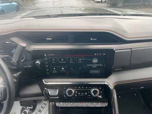 Used 2024 GMC Sierra 2500 AT4 w/ AT4 Premium Plus Package image 11