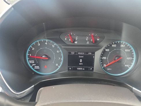 Used 2020 Chevrolet Equinox LS w/ LS Convenience Package FWD image 11