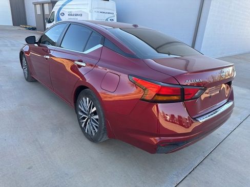 Used 2023 Nissan Altima 2.5 SV image 6