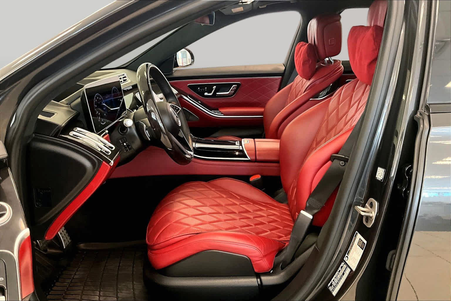 Used 2025 Mercedes-Benz S 580e 4MATIC Sedan image 7
