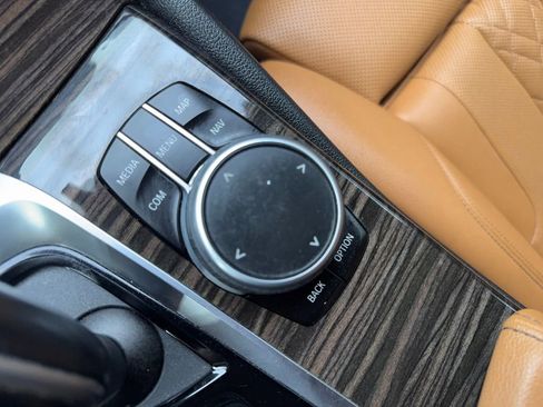 Used 2022 BMW 530i xDrive w/ Convenience Package image 71