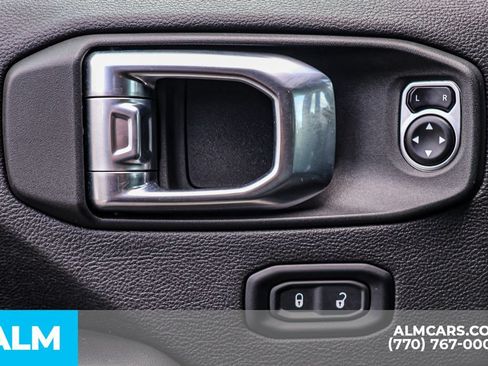 Used 2024 Jeep Wrangler Unlimited Sahara AWD/4WD image 45