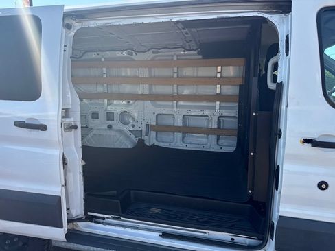 Used 2018 Ford Transit 250 130 Low Roof w/ Exterior Upgrade Package RWD image 11