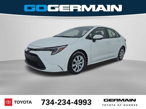 Used 2024 Toyota Corolla LE image 1