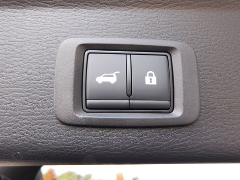 New 2025 Mitsubishi Outlander SE image 25