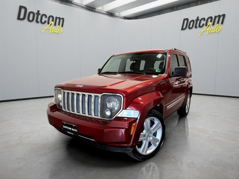 Used 2012 Jeep Liberty Limited Jet image 2
