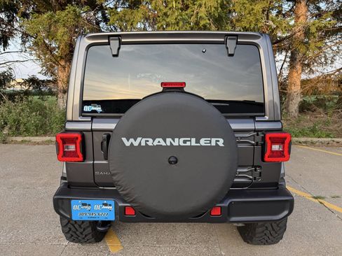 Used 2025 Jeep Wrangler Unlimited Sahara image 6