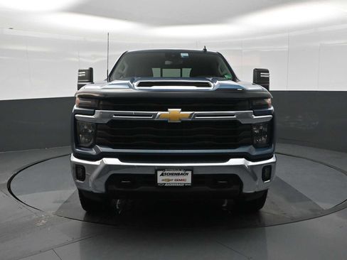 Used 2025 Chevrolet Silverado 2500 LT image 3