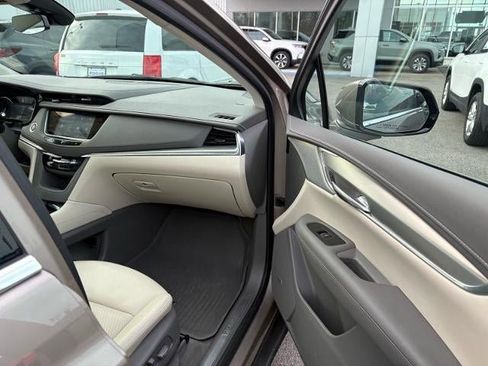 Used 2023 Cadillac XT5 Premium Luxury image 27