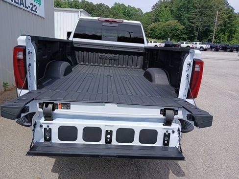 Used 2026 GMC Sierra 3500 SLT w/ SLT Premium Package AWD/4WD image 9