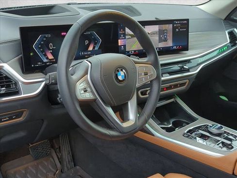 Used 2025 BMW X7 xDrive40i image 9