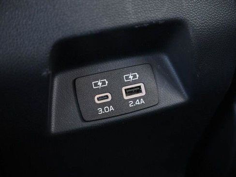 Used 2025 Subaru Crosstrek 2.5i Premium AWD/4WD image 21