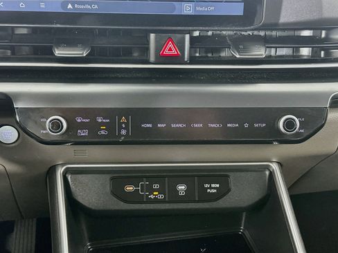 Used 2026 Kia Carnival LXS FWD image 24