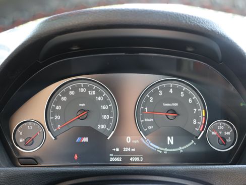 Used 2020 BMW M4 Coupe w/ Competition Package RWD image 10