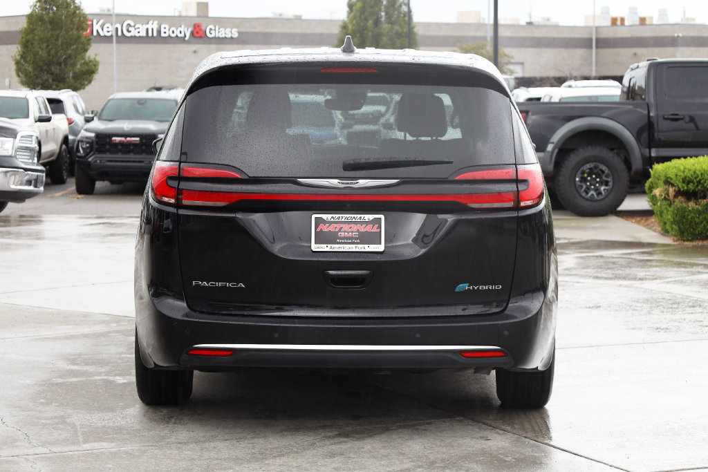 Used 2024 Chrysler Pacifica Limited FWD image 5
