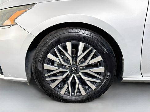 Used 2023 Nissan Altima 2.5 SV FWD image 38