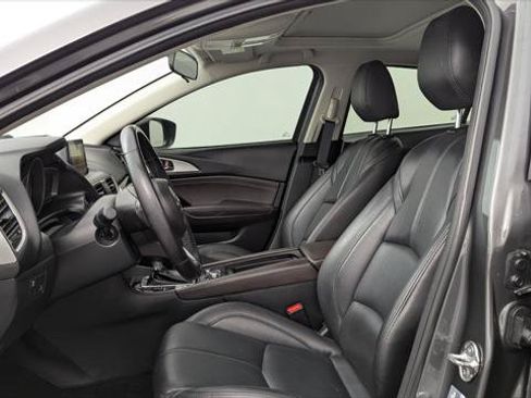 Used 2018 MAZDA MAZDA3 Touring FWD image 14