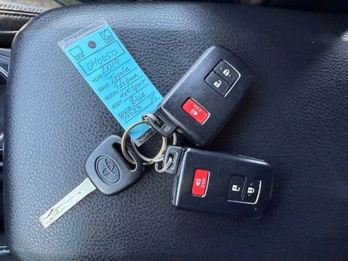 Used 2019 Toyota Tacoma SR5 image 37