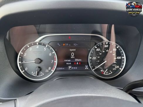 Used 2024 Nissan Titan SV AWD/4WD image 15