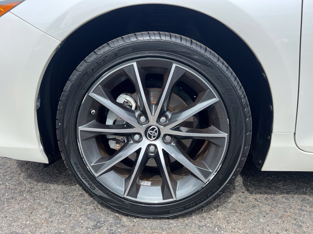 Certified 2016 Toyota Camry XSE FWD image 9