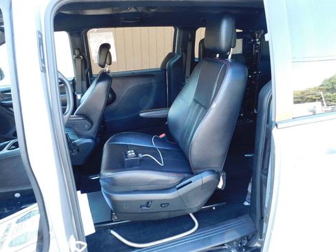Used 2018 Dodge Grand Caravan GT FWD image 25
