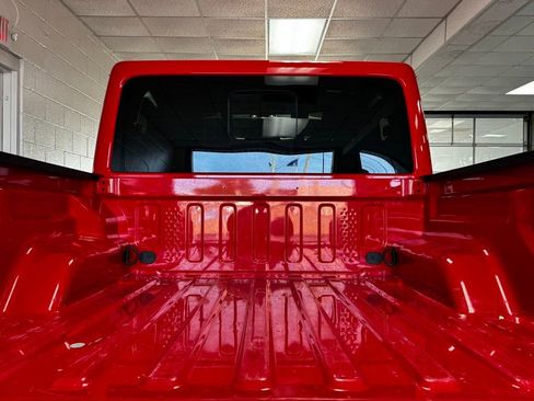 Used 2023 Jeep Gladiator Rubicon w/ Trailer Tow Package AWD/4WD image 9