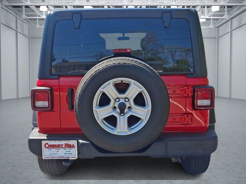 Used 2023 Jeep Wrangler Unlimited Sport AWD/4WD image 4