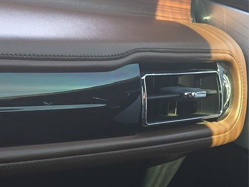 Used 2023 Lincoln Aviator Reserve w/ Equipment Group 201A image 27