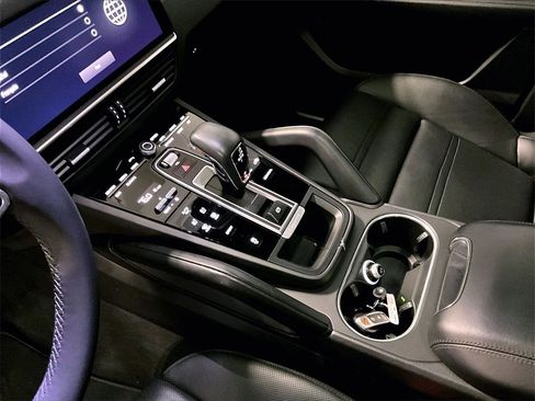 Certified 2023 Porsche Cayenne image 20