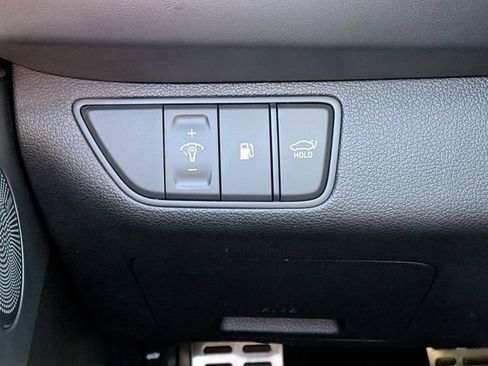 Used 2023 Genesis G70 3.3T w/ Sport Prestige Package image 18