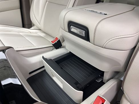 New 2026 GMC Yukon Denali w/ Denali Reserve Package AWD/4WD image 22