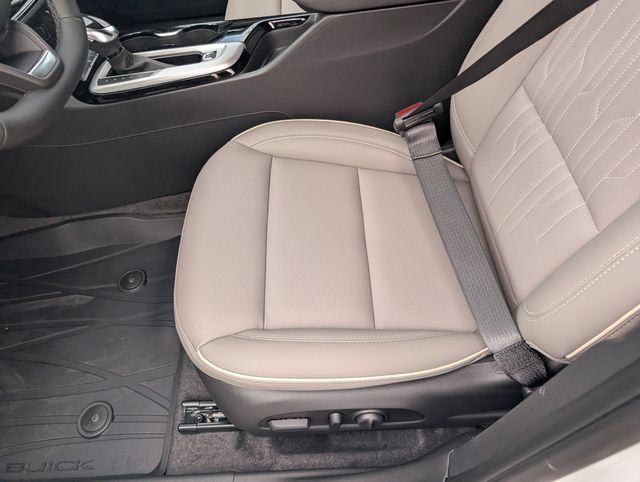 New 2026 Buick Envista Avenir FWD image 18
