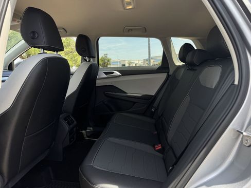 New 2025 Volkswagen Taos SE FWD image 26