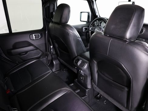 Used 2022 Jeep Wrangler Unlimited Sahara w/ Cold Weather Group image 33